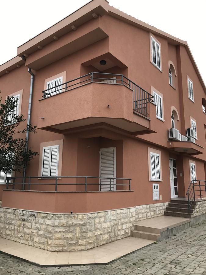 Apartments Juran Sukošan المظهر الخارجي الصورة